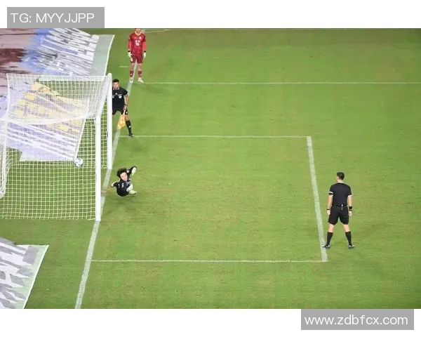 精彩足球点球瞬间集锦让你感受紧张刺激的比赛氛围